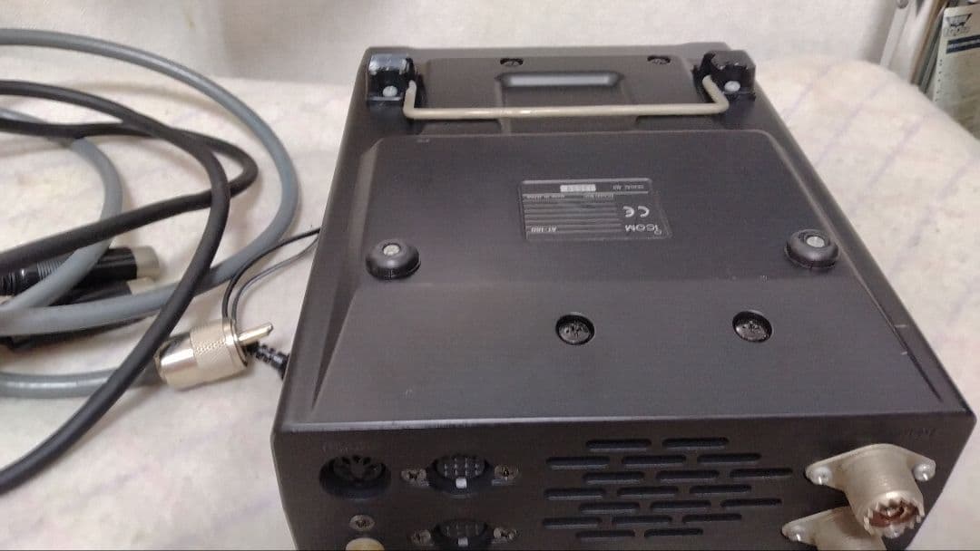 ICOMオートアンテナチューナーAT-180　HF～50MHz動作確認済