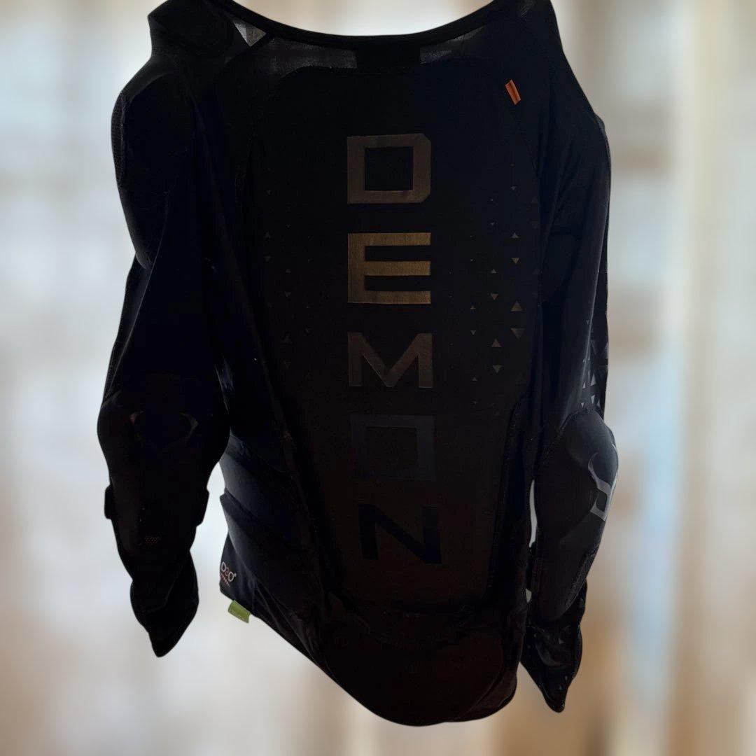 Demon D3O スノーボードプロテクター肘・肩・背中用・D3O素材・