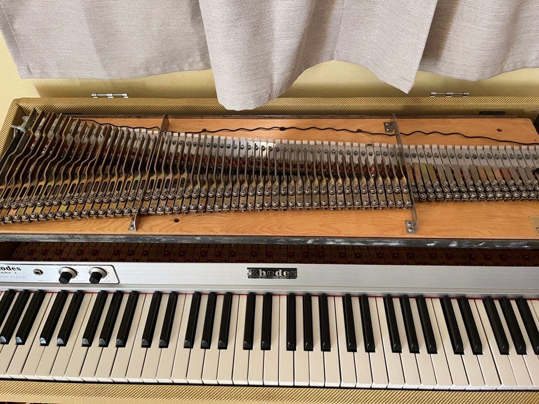 Rhodes Mk1 Stage 73鍵／1975年製