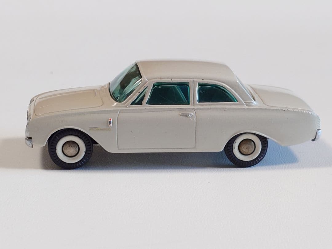 ミニカー TEKNO NO.826 TAUNUS 17M