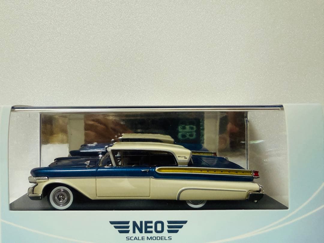 ネオ/'57 Mercuryマーキュリー Turnpikeターンパイク 1/43