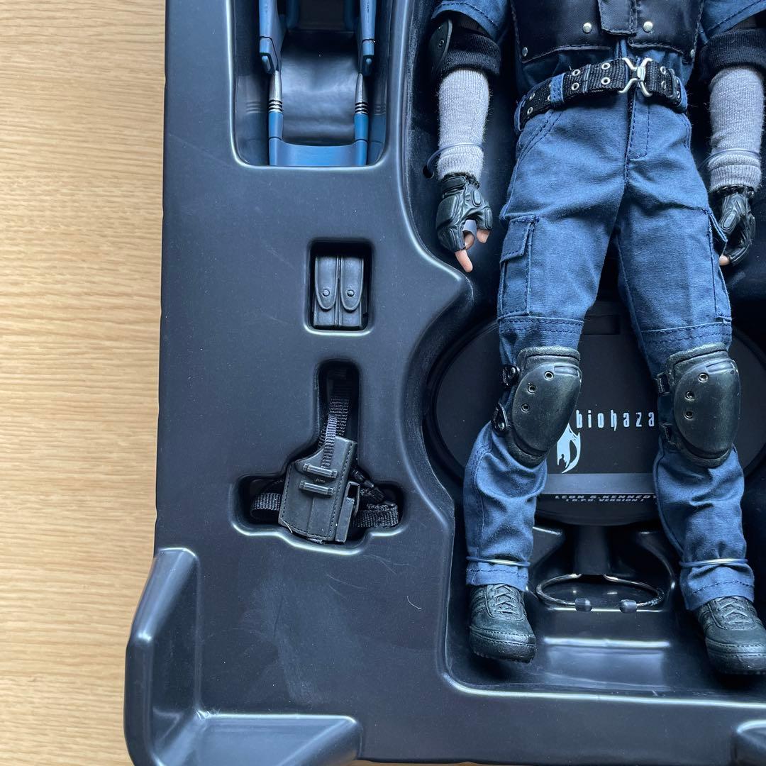 ホットトイズ　バイオハザード4 LEON S. KENNEDY