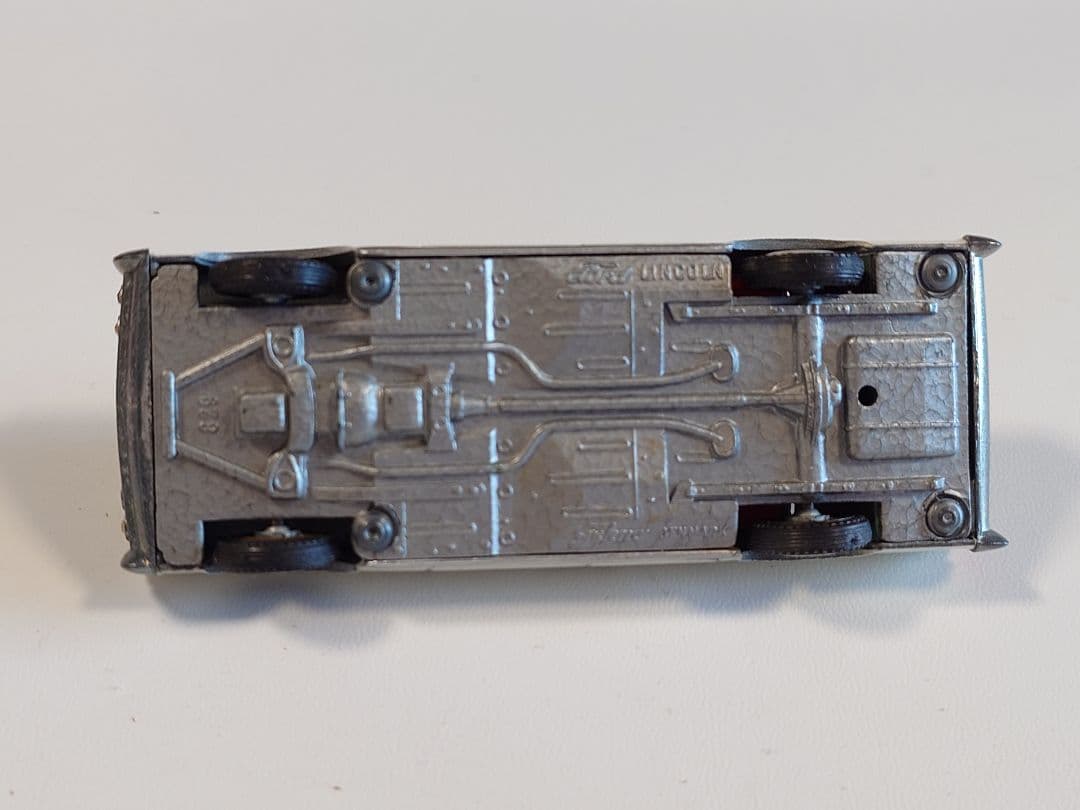 TEKNO NO.829 LINCOLN CONTINENTAL （白）