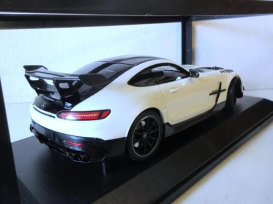 特価 MINICHAMPS 1/18 メルセデス AMG GT ブラックシリーズ