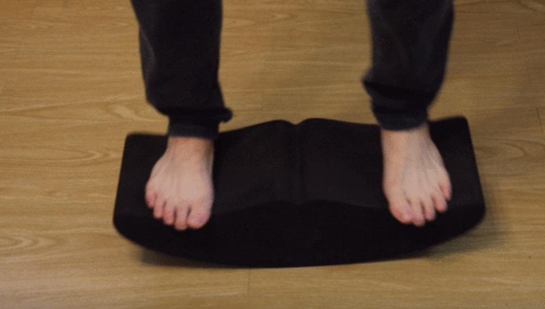 スキマ時間に体スッキリ。バランス YOGA SEESAW
