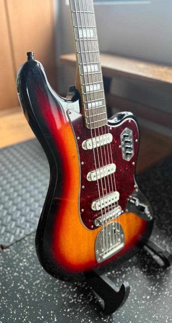 Squier Bass VI ギター