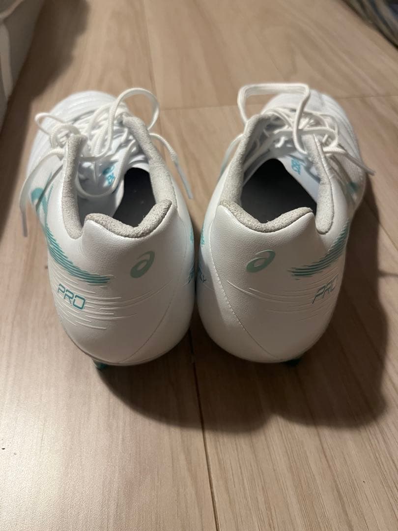 サッカースパイク 25.5cm asics