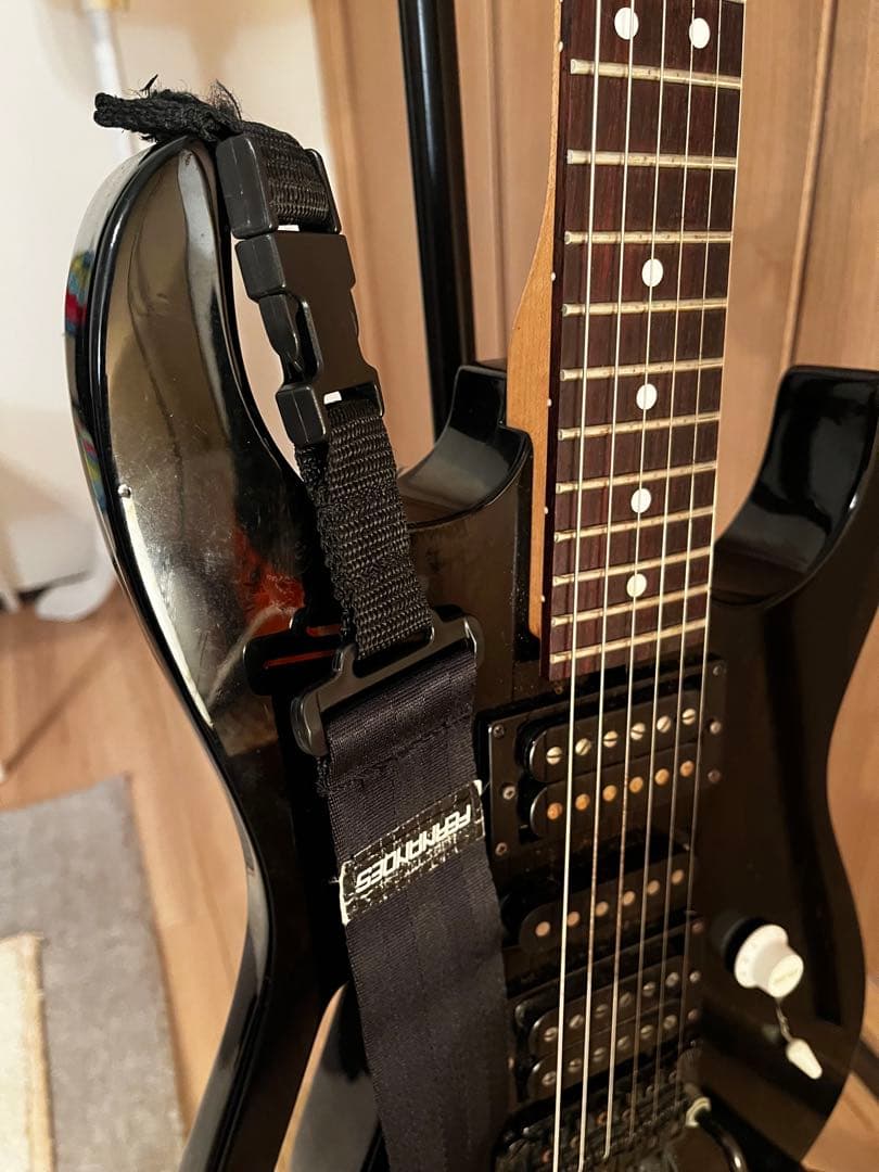 FERNANDES エレキギター 黒 SSH トレモロアーム付 ケース付