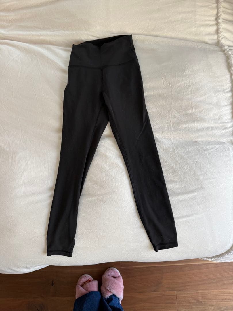 LululemonブラッWunder Train 24\" XS Asia Fit