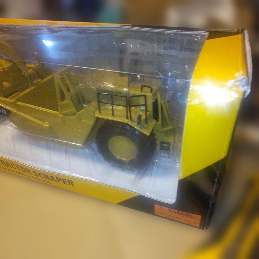 キャタピラー建機　CAT 657G Wheel Tractor Scraper