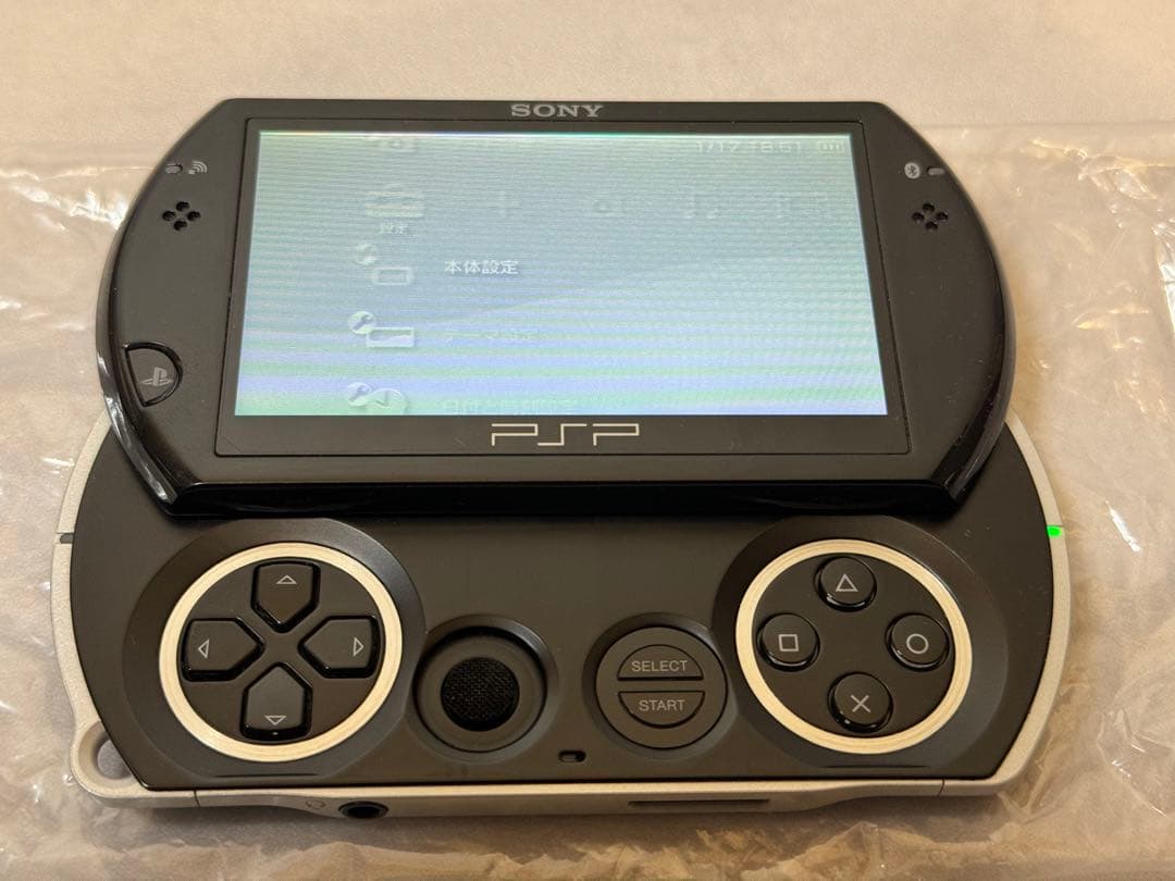 PSP go　SONY PSP-N1000 PB 本体