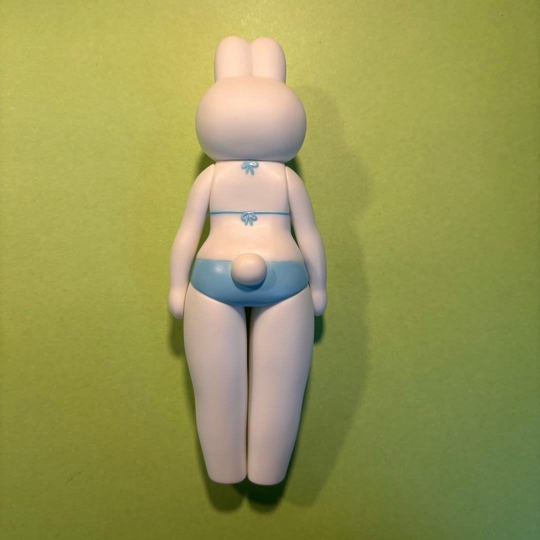 頓知気さきな　コンプライアンスうさぎ　ソフビ