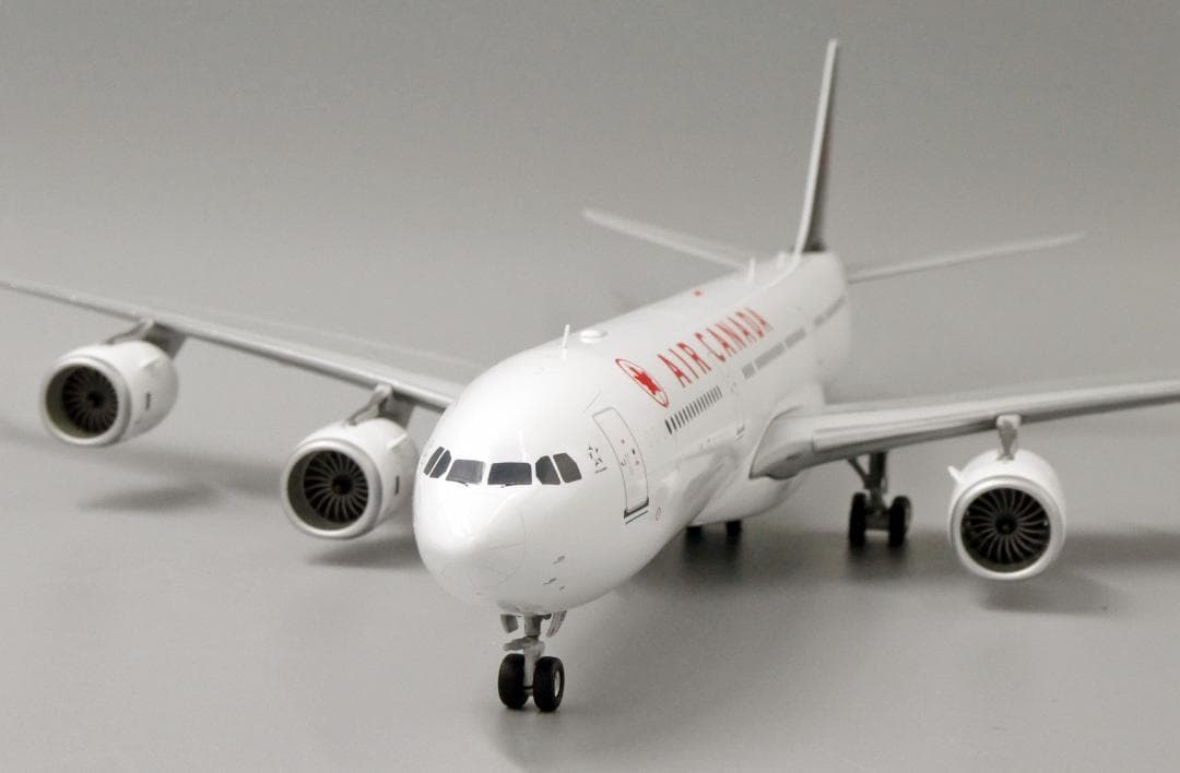 エアカナダ A340-500 C-GKOM 1/200