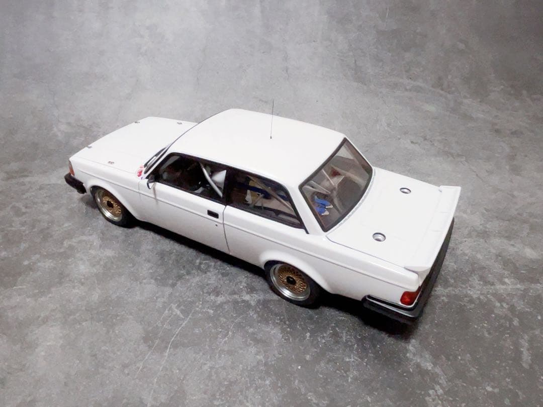 AUTOart Volvo (ボルボ) 240 Turbo 1/18 ミニカー