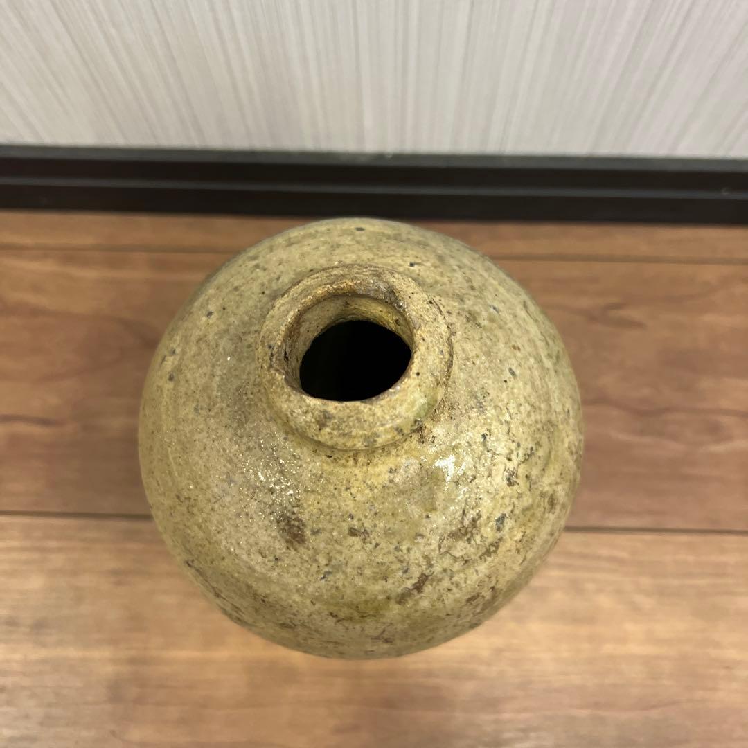 陶器製の花瓶