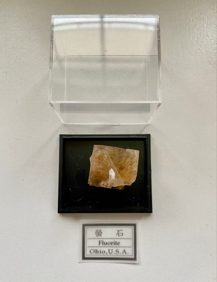アメリカ　オハイオ州産　フローライト　蛍石　 鉱物標本　天然石