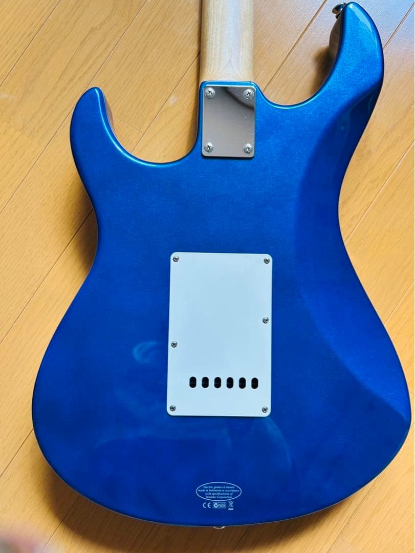 YAMAHA エレキギター 青 3ピックアップ　初心者向け　趣味