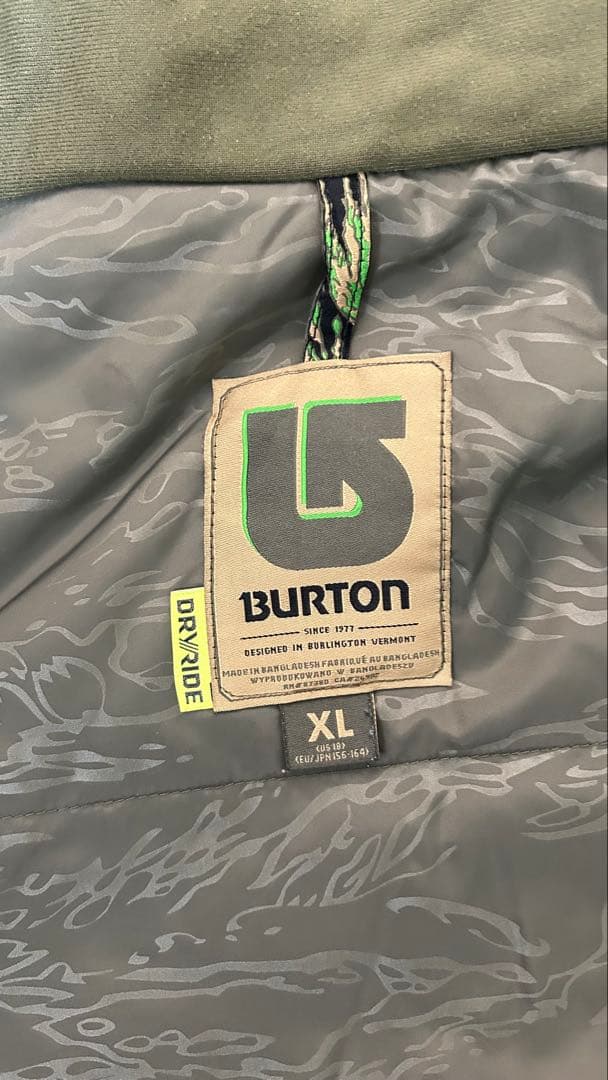 Burton スノーボードウェア　スキーウェア　上下セットでお値引き