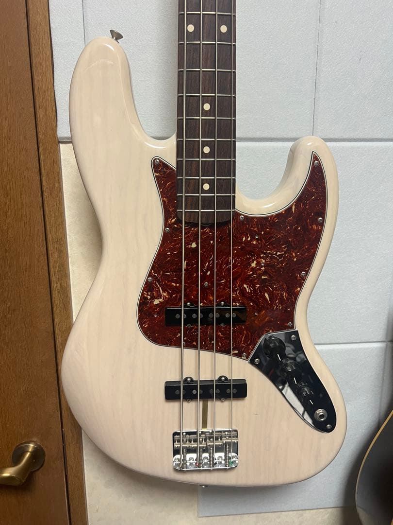 ベース FenderCustomShop 1961 JAZZ BASS NOS WBL