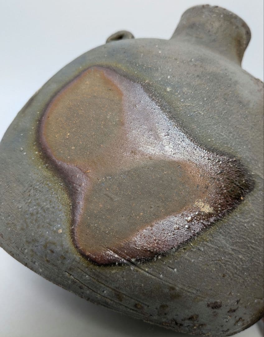 人間国宝 伊勢崎淳 備前焼 窯変扁壺 用心箱 扁壷 花器 耳付花入 花瓶 置物