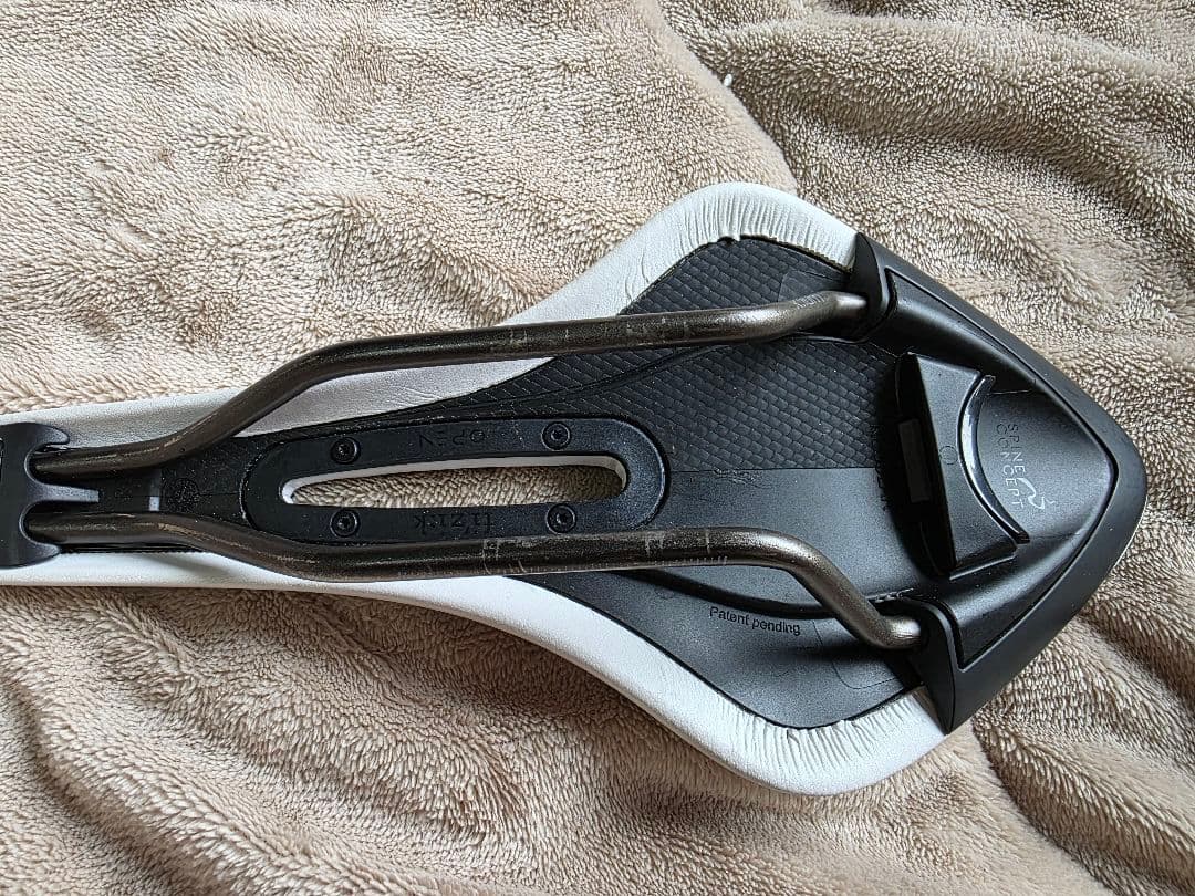 【美品】Fizik フィジーク ARIONE R3 OPEN REGULAR