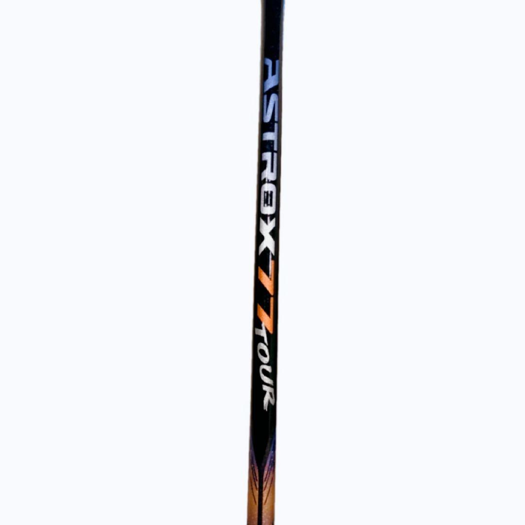 極美品　ヨネックス バドミントンラケット アストロクス 77 ツアー　YONEX