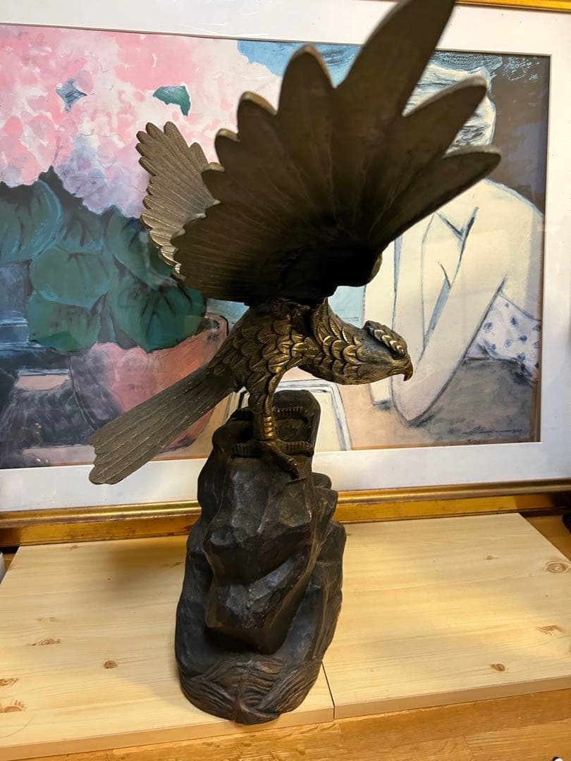 工芸品　鷹の　鉄製　置物