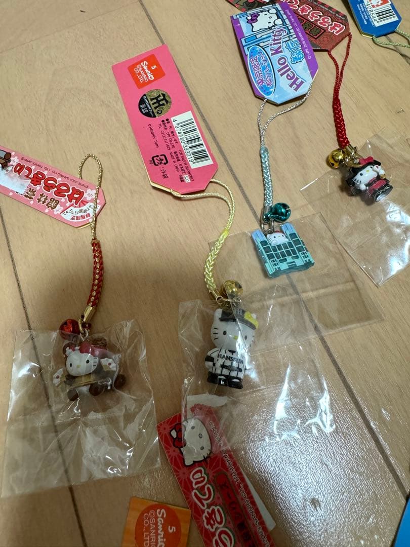 ハローキティ 地域限定　根付け　ストラップ　キーホルダー　ご当地