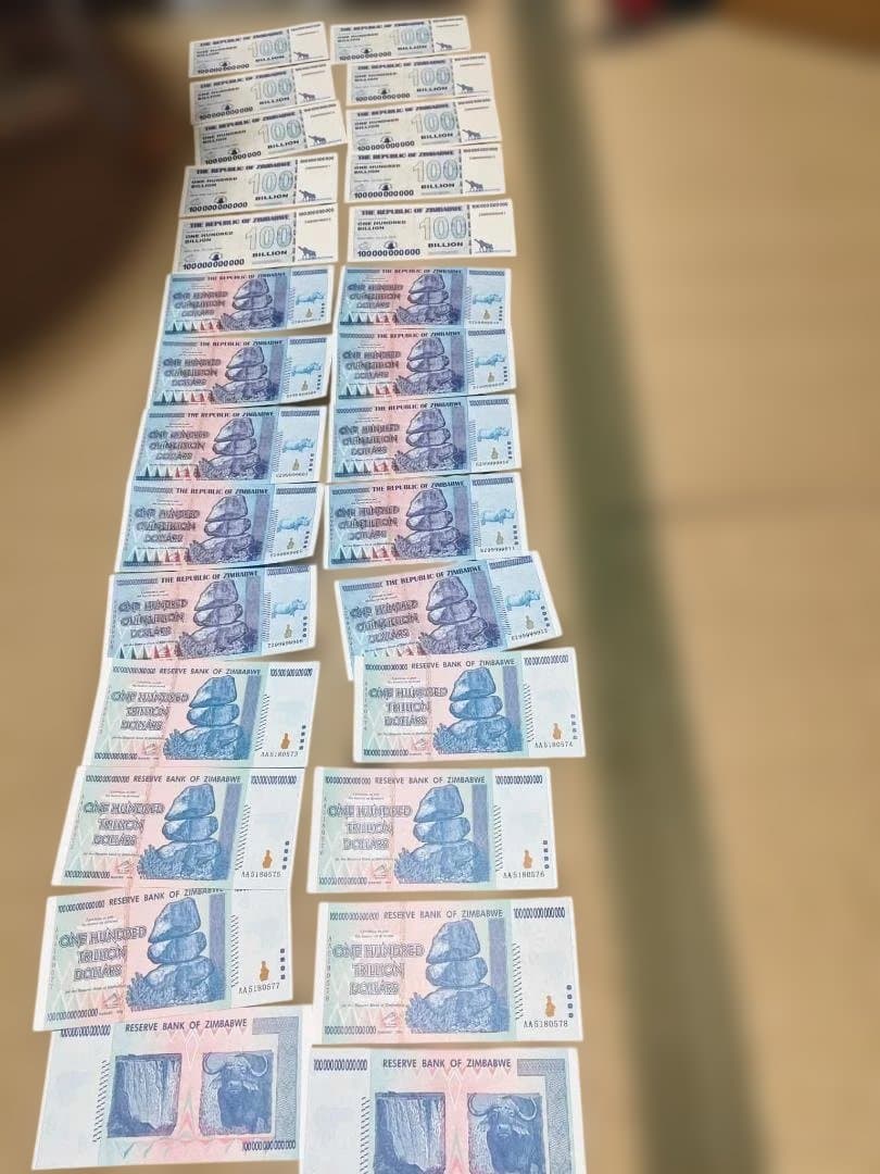 30枚ジンバブエドル100兆ドル1000億ドル1兆ドル記念貨幣通貨価値なし。