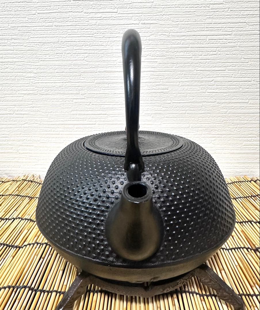 南部盛榮堂造１８型アラレ　南部岩鋳造　鉄瓶台セット　maisonnnn様売約済み