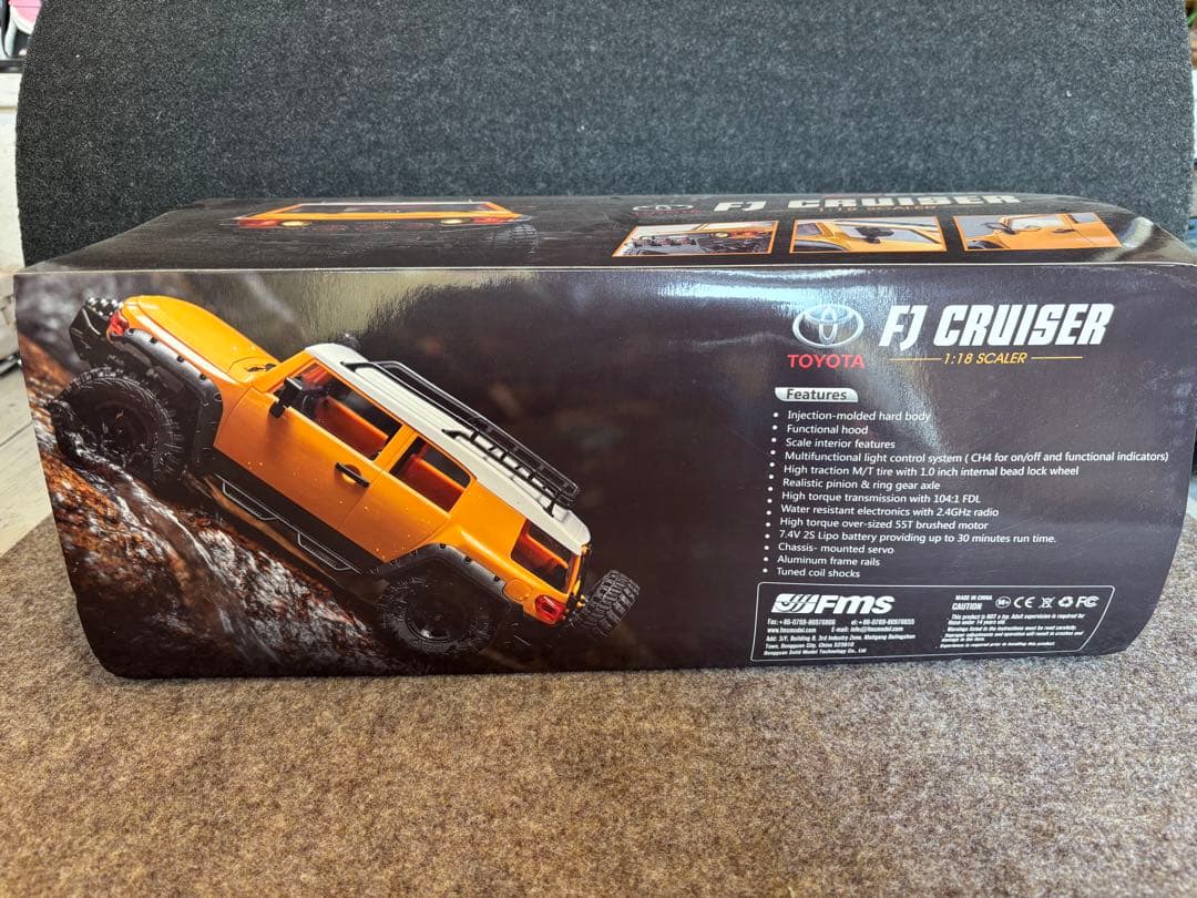 トヨタ FJ CRUISER 1:18 スケールラジコン　ミニクローラ