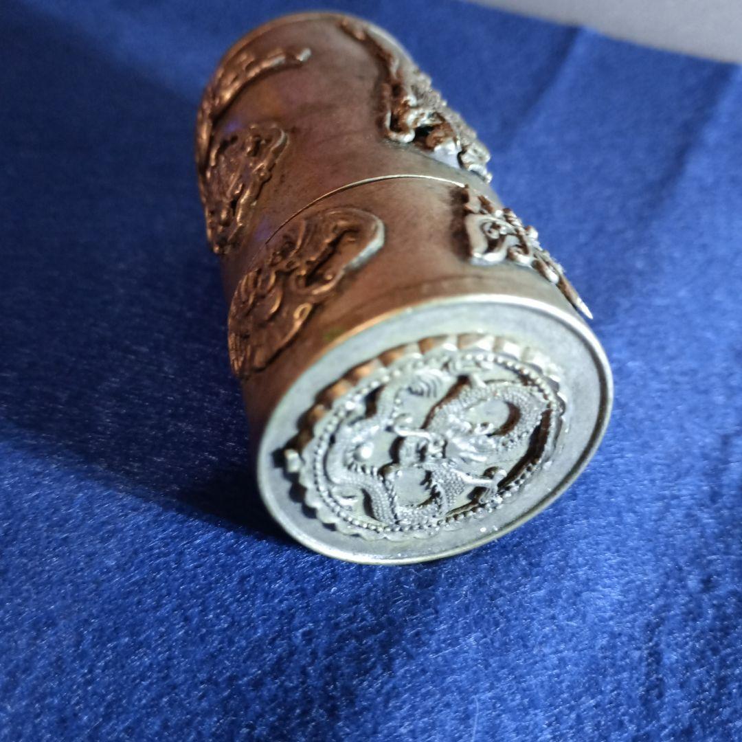 足銀?金属製彫刻装飾円筒形収納容器 45㌘