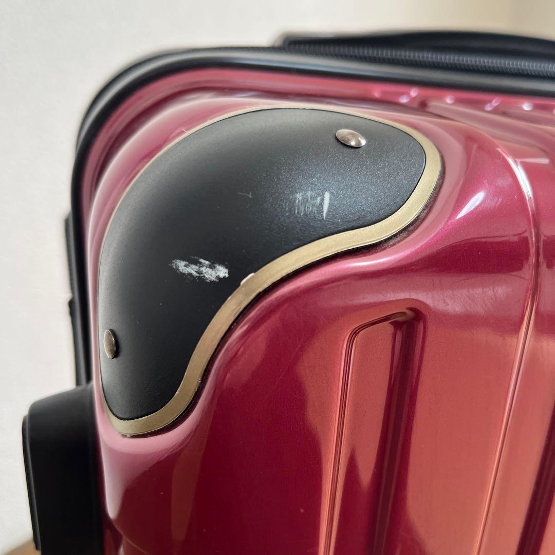 wise:ly（ワイズリー）のキャリーケース 赤 4輪 機内持ち込み可