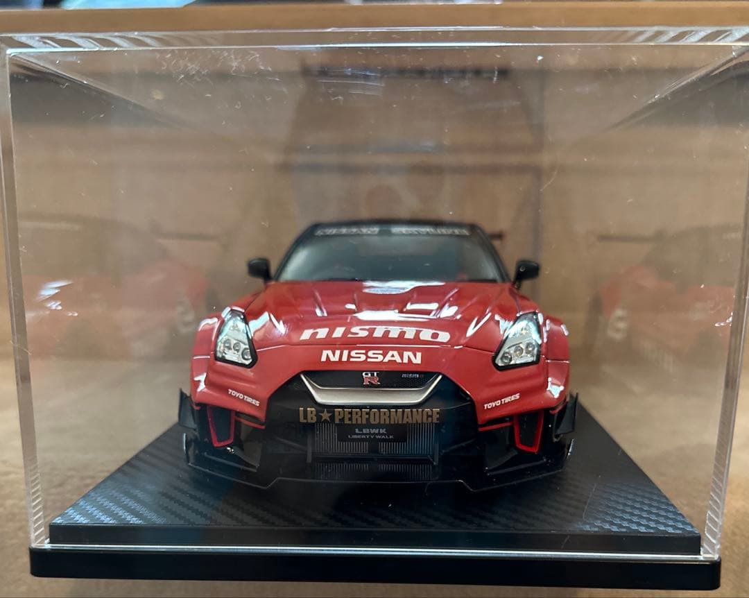 LIBERTY WALK Nismo GT-R 1/18イグニッションモデル