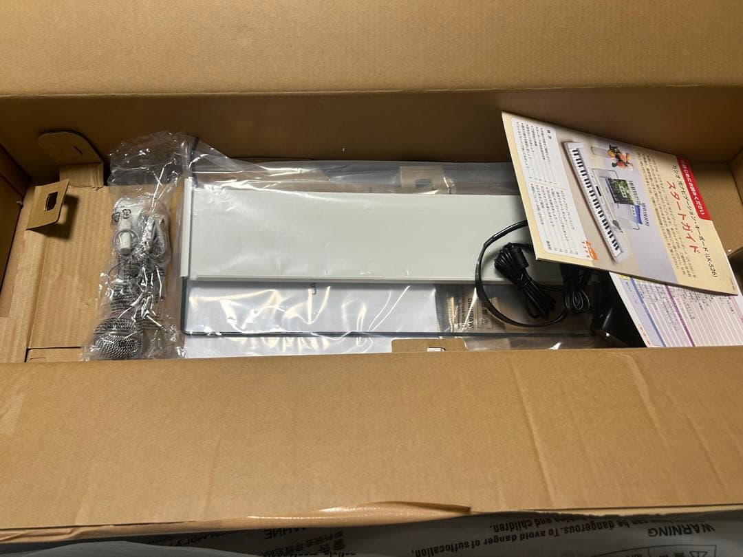 カシオ　61鍵 ホワイト 電子オルガン