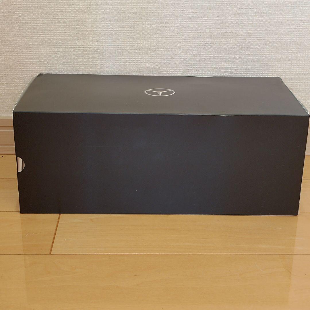 メルセデスベンツ GLB 1/18 ディーラー特注品 非売品 正規品