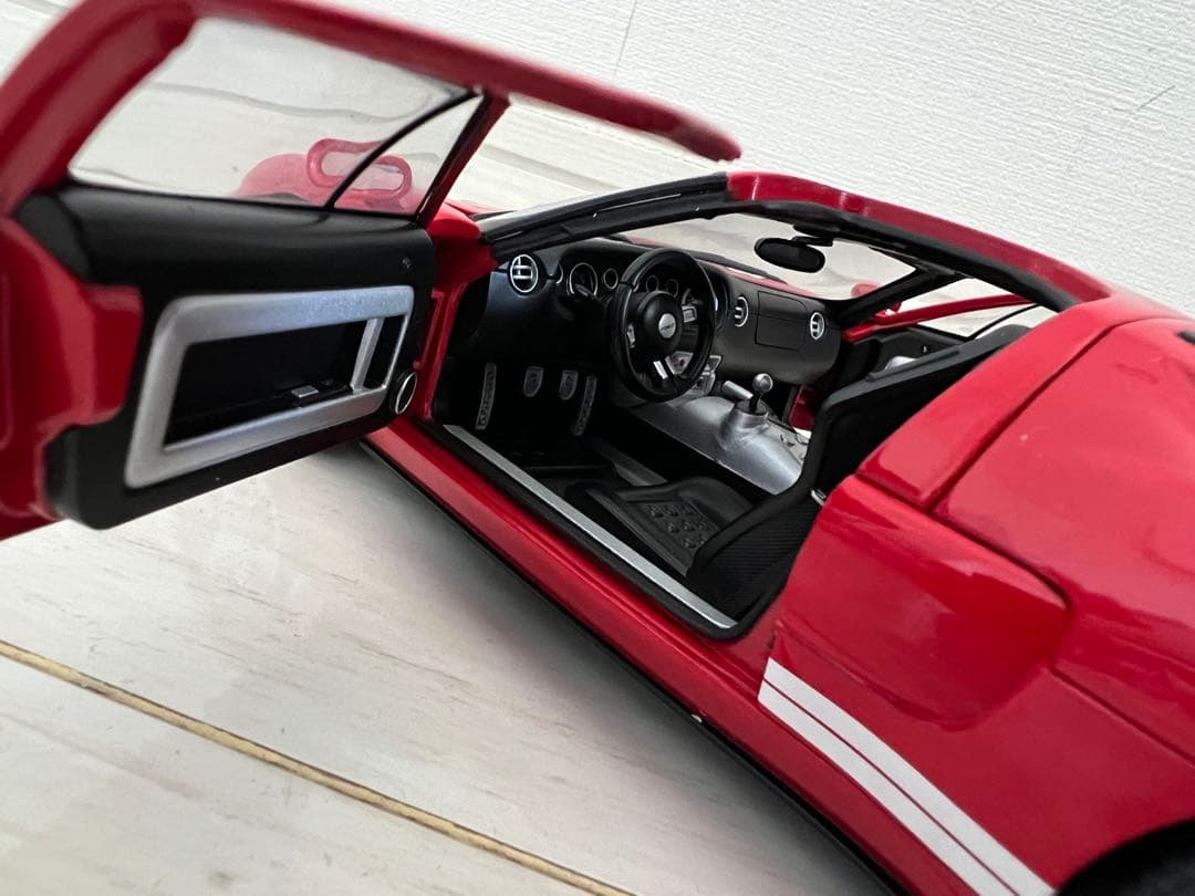 本日限定値下げ　オートアート社製　1／１８　フォード GT ミニカー