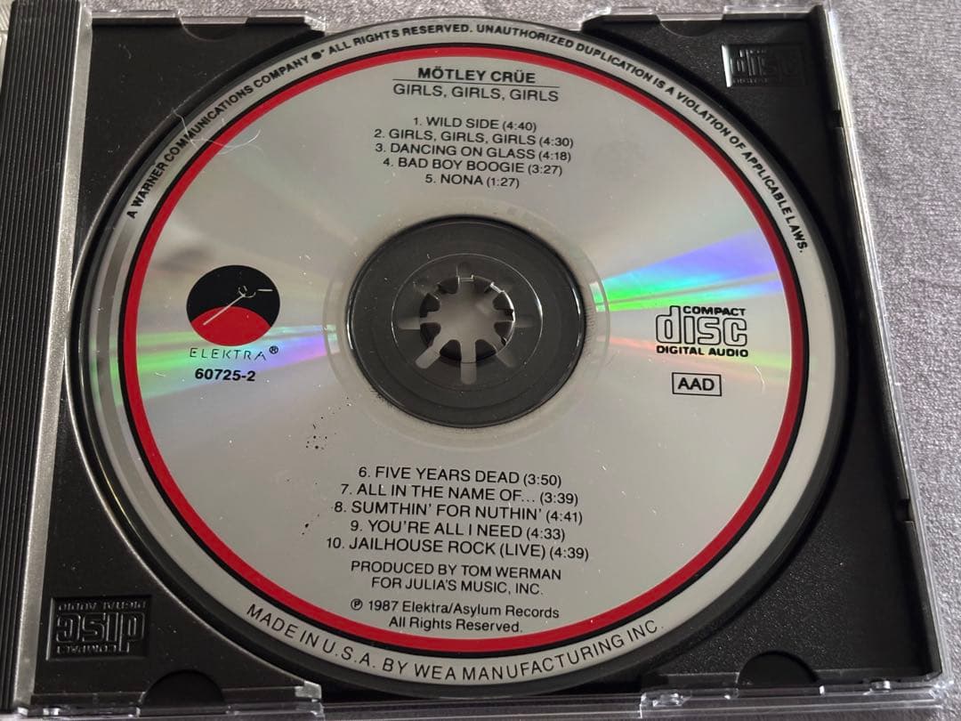 レアMötley Crüe サインCD モトリークルー motley crue