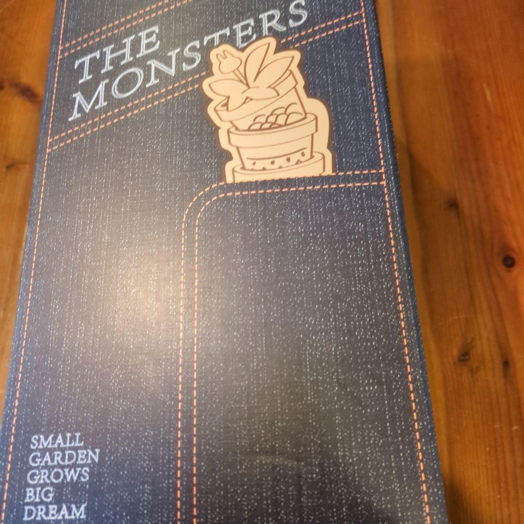 正規品ラブブ人形ＰＯＰＭＡＲＴ　ＴＨＥＭＯＮＴＥＲＳ　ＦＡＬＬＩＮＷＩＬＤ