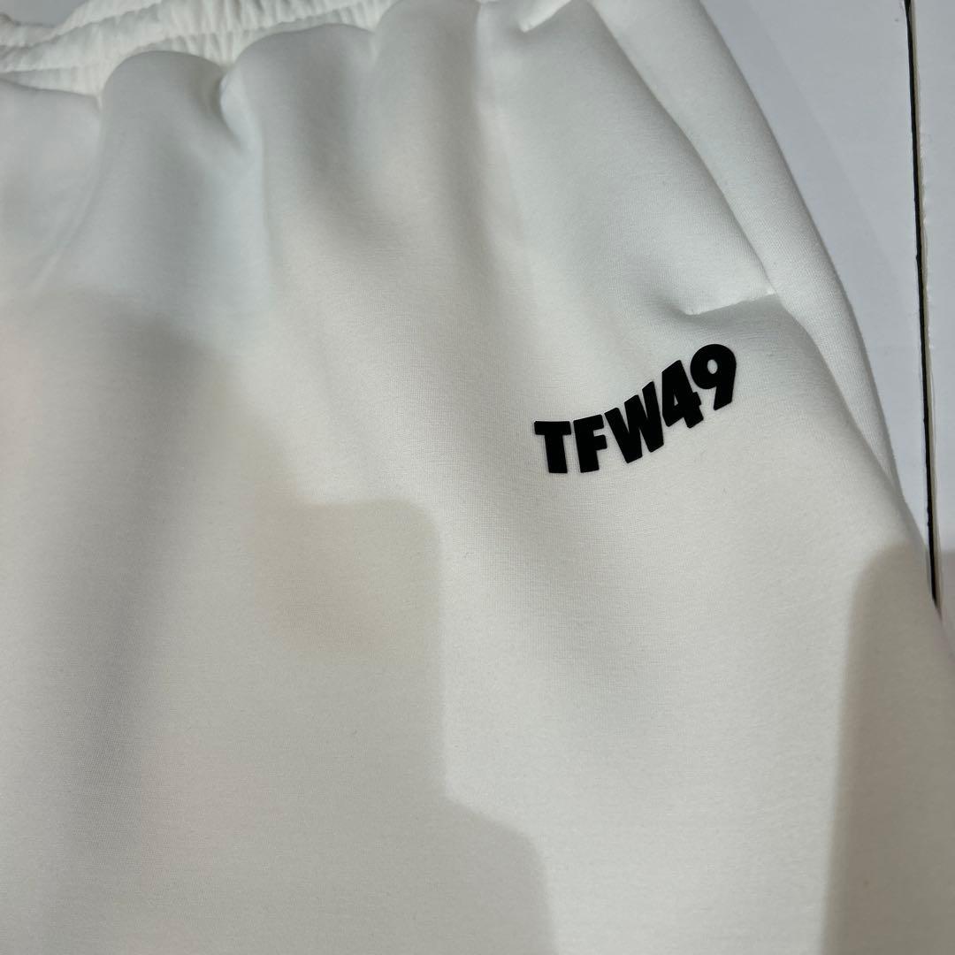 新品❤️ホワイト TFW49 ロゴ スカート