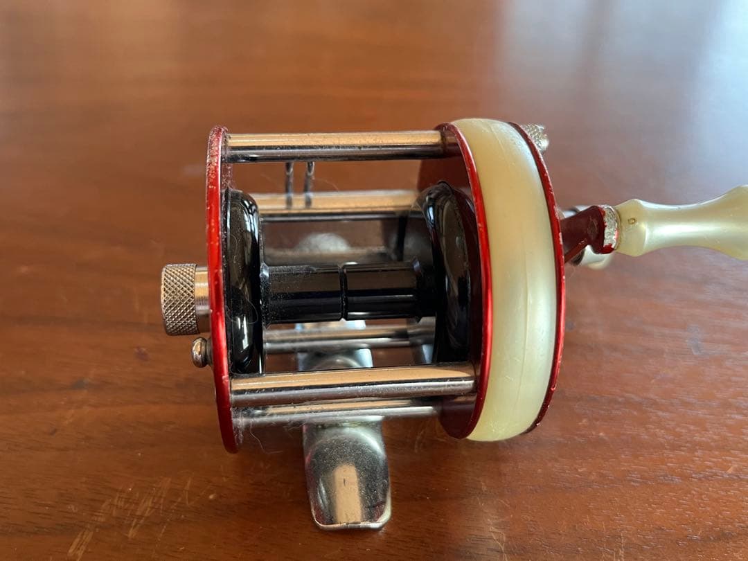 Ambassadeur 1750 A ベイトリール