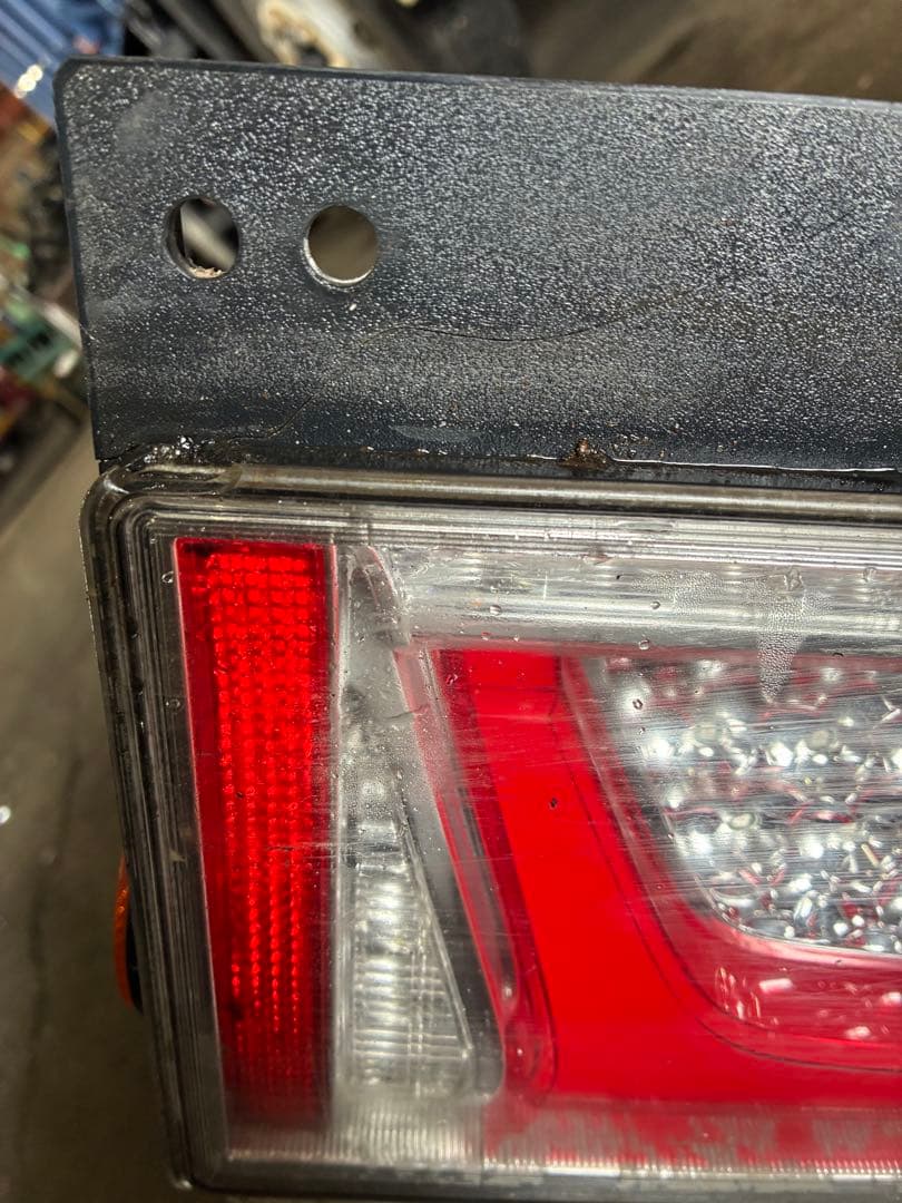 LEDテールランプ　赤色 コイト　トラック　シーケンシャル