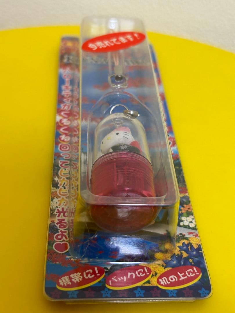 レトロ　キティ 金沢限定ドーム型 回る　光る携帯ストラップ 未開封　ご当地
