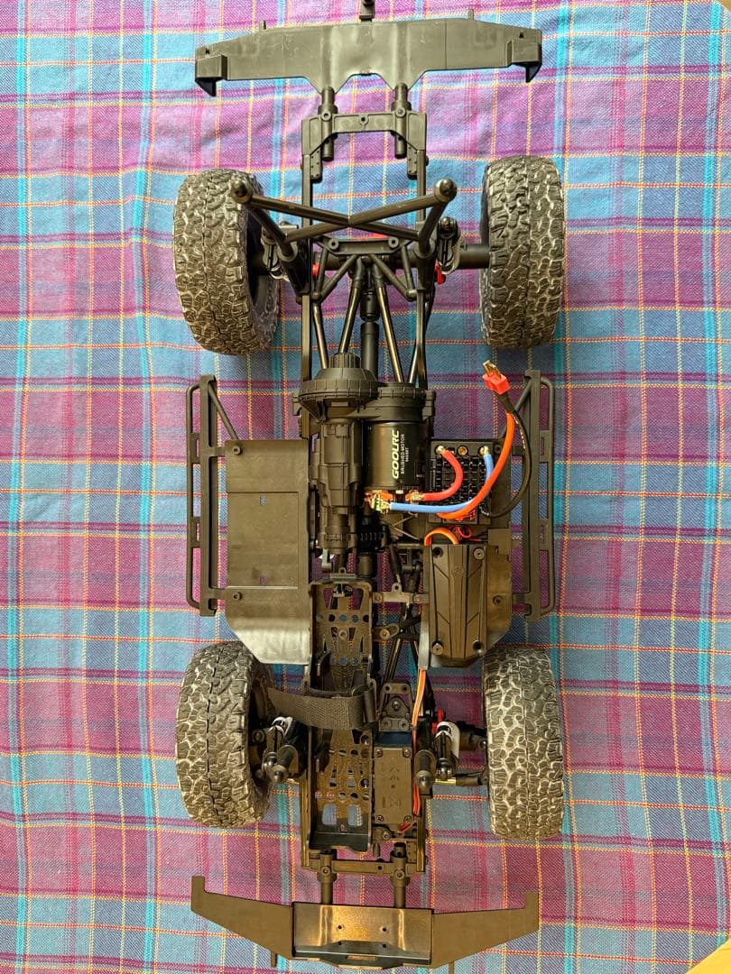 ホビーラジコン axial SCX10 II 2000 JEEP CHEROKEE