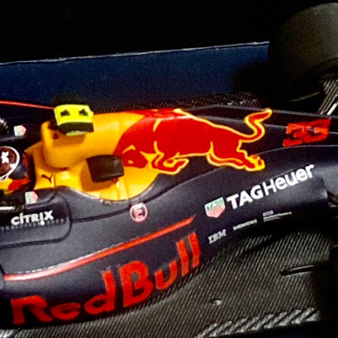 ミニカー ASTON MARTIN RED BULL RACING TAG HEUER