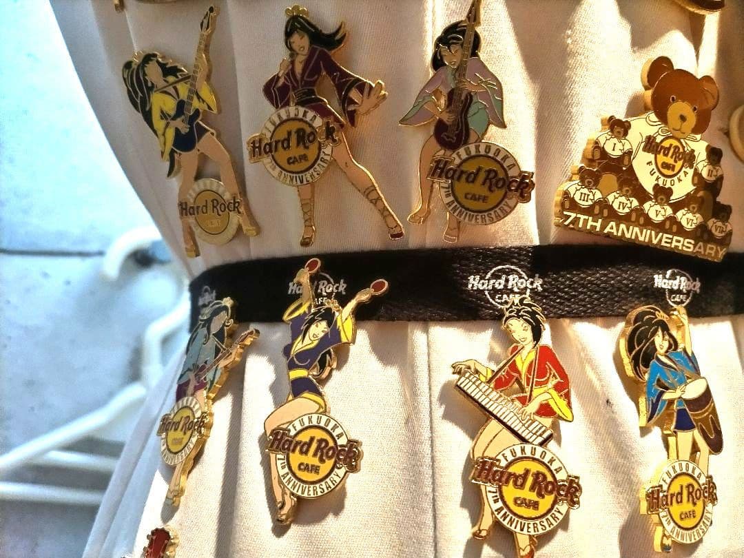 ハードロックカフェ　福岡　アニバーサリーピン　全４６個セット　OSピン他オマケ付