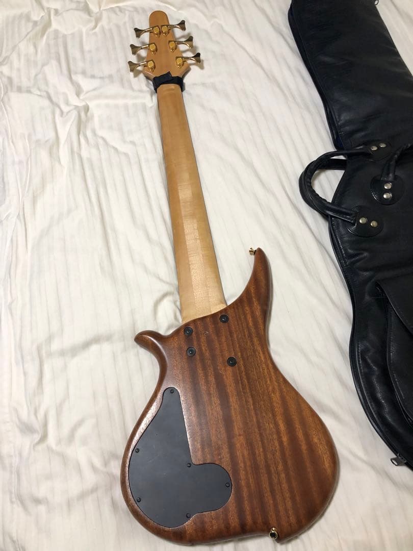 TUNE TWB-6 Fretless MOD 6弦フレットレスベース