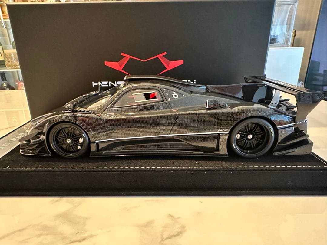 入手困難 HH モデル 1/18 パガーニ Zonda R ブラックカーボン