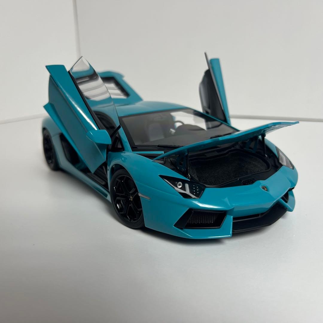 オートアート　ランボルギーニ　アヴェンタドール　LP700-4　ターコイズブルー