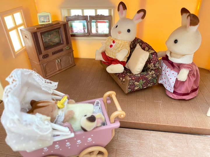 【タイムセール！全ての小物付き】シルバニアファミリー　あかりの灯る大きなお家